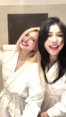 Up nốt cái này rùi tui sẽ up clip concert đêm qua @LYHAN 