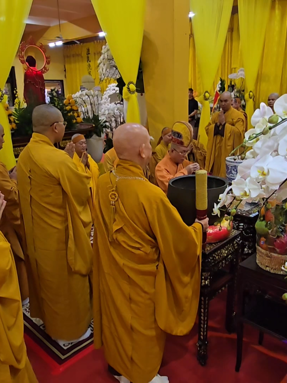 Cung thỉnh ban Kinh sư quang lâm giác linh đường, cung tiến Giác Linh Trưởng Lão Hòa Thượng Thượng TRÍ Hạ TỊNH 🙏