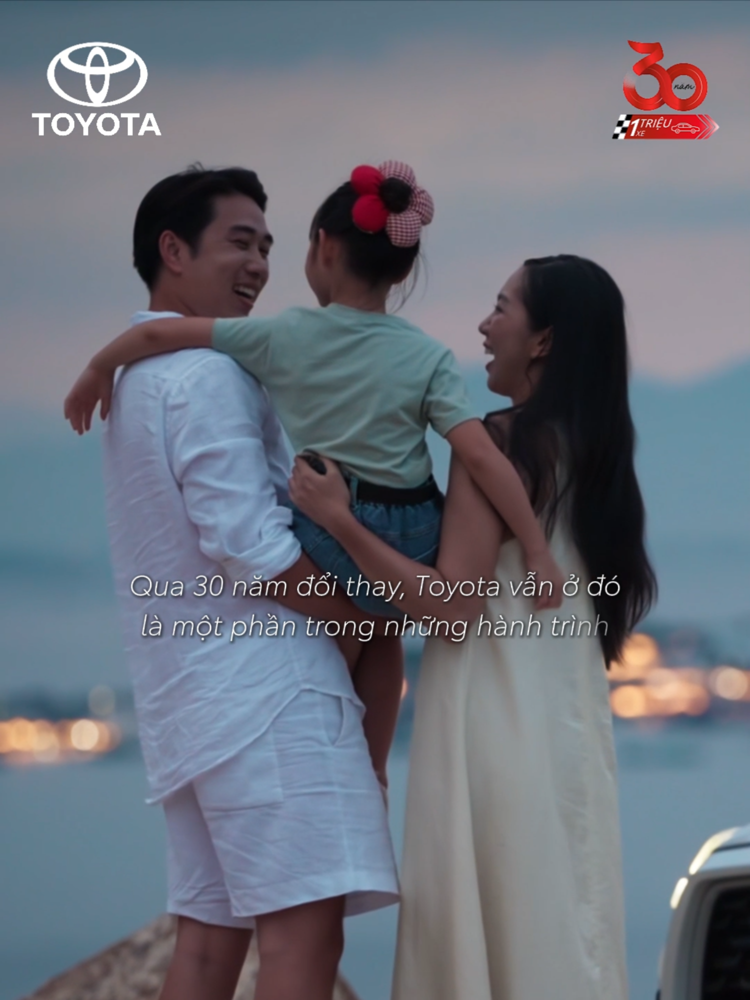 Qua bao mùa đổi thay, Toyota không chỉ bền bỉ đưa triệu gia đình Việt đến nơi cần đến, mà còn gìn giữ trọn vẹn những điều đáng nhớ trên mỗi chặng đường.