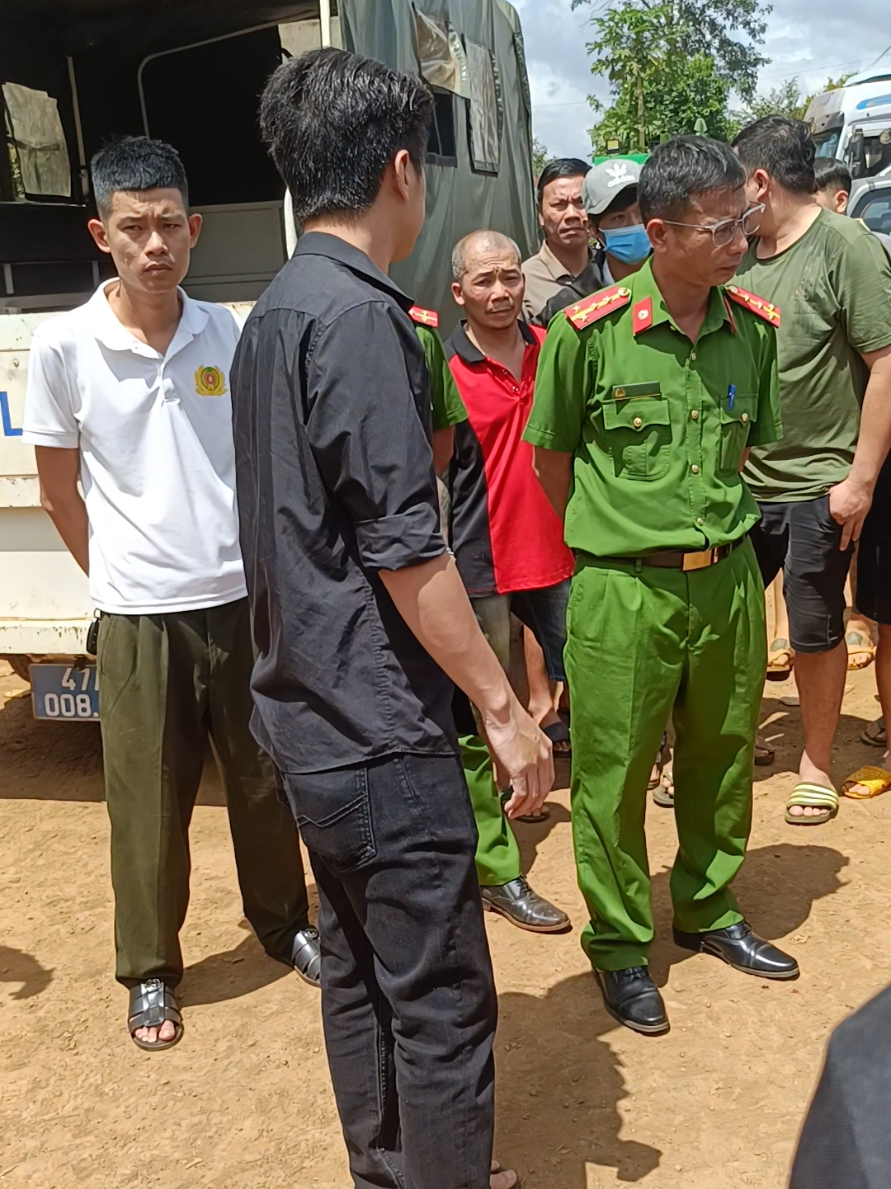 vựa Sầu riêng TÀI 001. chỉ là hiểu sai vấn đề, người dân sợ mất tiền nên làm ầm. công ty  thì bị nhân viên lư...à. mọi thứ phải đợi tập tiếp theo mới rõ đc...#daklak47 #thainguyen #hanoi #saurieng #tai001 