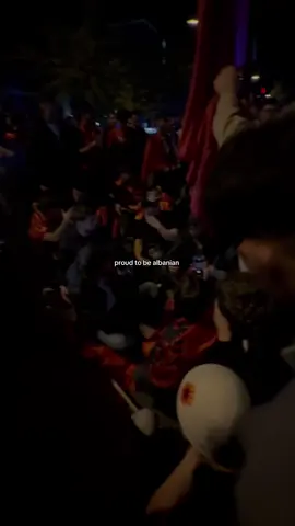 @𝑳𝑬𝑵𝑫𝑰𝑻𝑨 #albanian #fussball #viral_videos #trend #fyp ig: lorena.albanerinn 