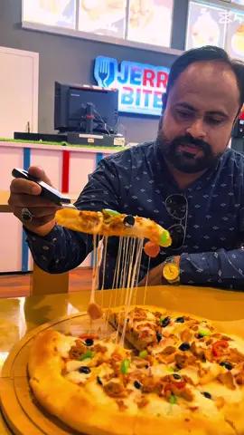 Had a great and yummy experience at Jerry bites newly opened restaurant which is located at Gulshan Iqbal block 4 I tried their different main course and starter which was so delicious 😋 in sweet dish I tried lotus pancake Jo k bohat yummy tha recommend from my side.@Jerry Bites @Beenishsid 