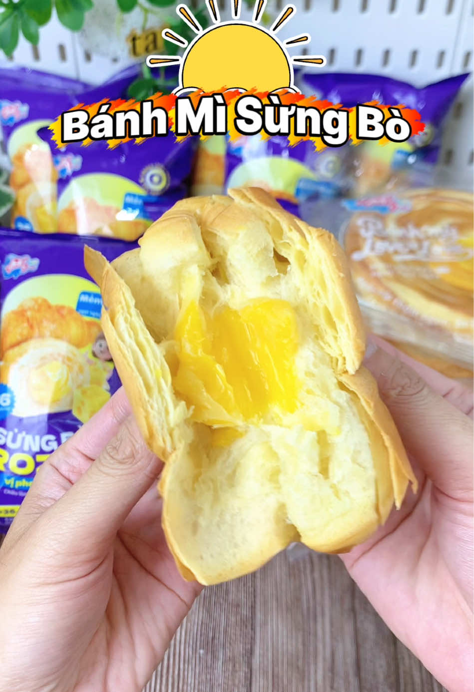 Bánh sừng bò nhân sốt kem phô mai muối biển thơm ngon mềm xốp bạn đã thử chưa 🍰🍞🥪 #banhsungbo #banhsungbophomaimuoibien #banhmi #salegiuathang #mycandy 