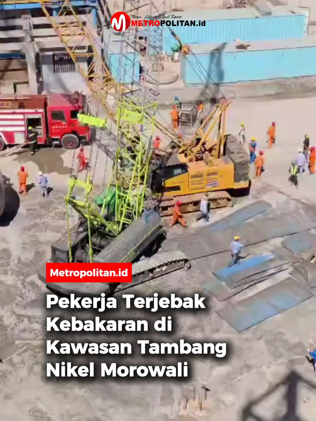 Kebakaran terjadi di kawasan PT Indonesia Morowali Industrial Park (IMIP), Kabupaten Morowali, Sulawesi Tengah. Titik api diduga berasal dari menara scrubber yang berfungsi sebagai pembuangan gas asam yang berasal dari PT Sulawesi Nickel Cobalt (SNC). Peristiwa kebakaran tersebut terjadi pada Minggu (12/10) sekitar pukul 08.50 WITA, bermula pekerja melakukan pengelasan bagian atas menara.  Kemudian, percikan api jatuh dan membakar tangki fiberglass. Namun, kobaran api tersebut berhasil dipadamkan oleh petugas. Tapi, tiga pekerja dilaporkan mengalami luka-luka. 🎥: andreli_48/keselamatan_kerja_indonesia #metropolitanid #bacametropolitan #kebakarantambaknikel #tambangnikelmorowali #pekerjaterjebak