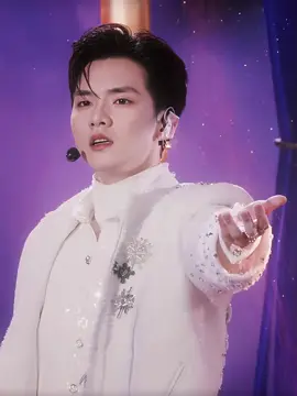 Tiếp tục giữ chuỗi diễn mở màn ⏳ Cả nhà đã cày view cho Dẫu Có Đến Đâu chưa 🫶 #VUONGBINH #AnhTraiSayHi2025 #ATSH #ST319
