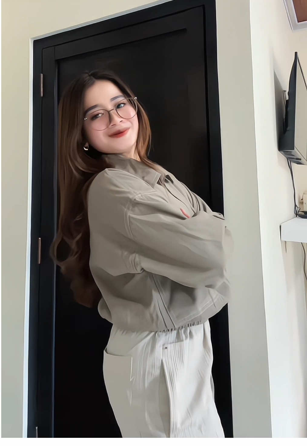 Kerenn ih🥰 buruan co mumpung ready✨  #jacket #jaketzipper #fashiontiktok 