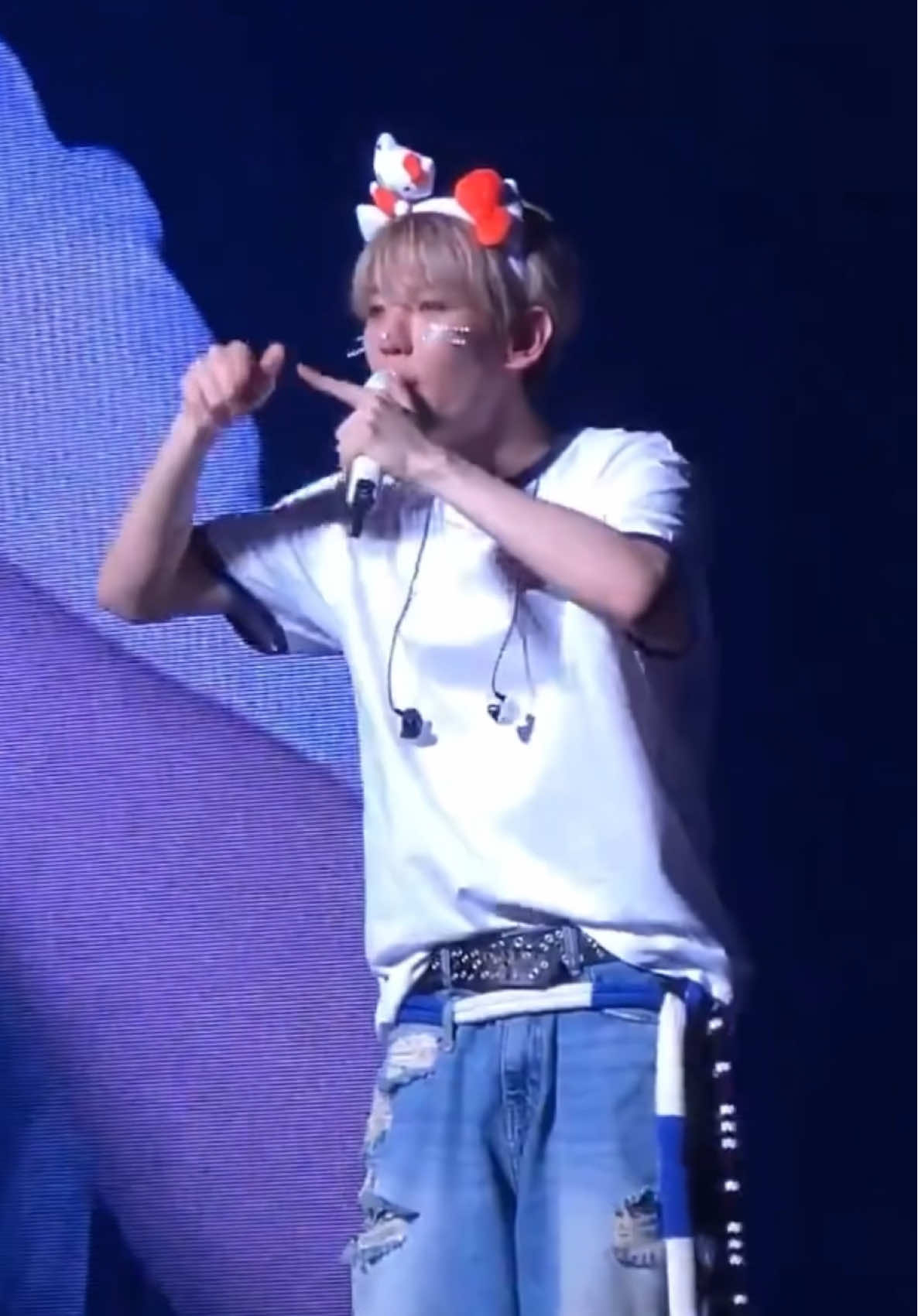 BAEKHYUN HELLO KITTY RAP 🫶🏻🫶🏻Reverie KOBE Day 1 🇯🇵 Cr:hm_rkr @@BAEKHYUN_official #백현 #BAEKHYUN #ReverieKOBE #ReverieTour #fyp 