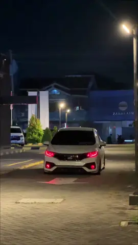 putih 🤍  @user23kum @linggodpb_ @mjourneys @snow__gk5  @segarakata  #fyp #jazzcarstyle #solo24jam #fypviralシ #fypage 