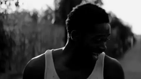 نشرته من جديد ال قبله تبند عشان الجوده 💔#busus_libya #المواقف #fyp 