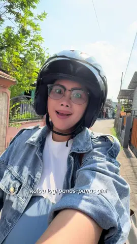 panas-panas emang enaknya yang segar-segar ya kaaan pas banget ada #cimory yang #segartanpasugar 