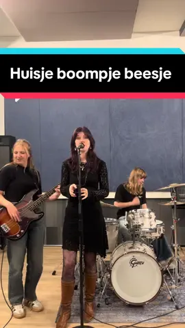 Antwoorden op @Rayan 🌀            Huisje boompje beestje cover #music #nostalgia #livelovelaughhuisjeboompjebeestje #fyp #cover 