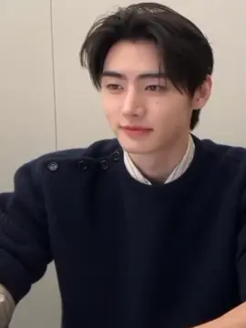 sunghoon gege looks so GOOD today jakehoon weibo live #sunghoon #enhypen 