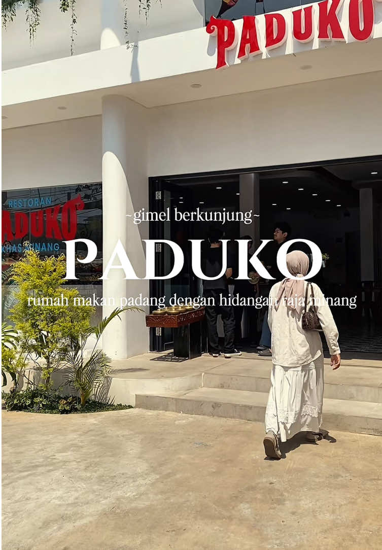 Makan padang ala Rajo Minang yaa di @paduko.id konsep nya unik banget karena begitu datang langsung di sambut music live talempong 💃🏻🎶 #placetogobandung #restobandung #rumahmakanpadang #kulinerminang #bandunghits 