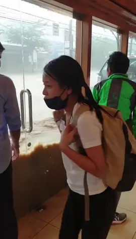 Banjir pintu pecah ada biawak masuk😖