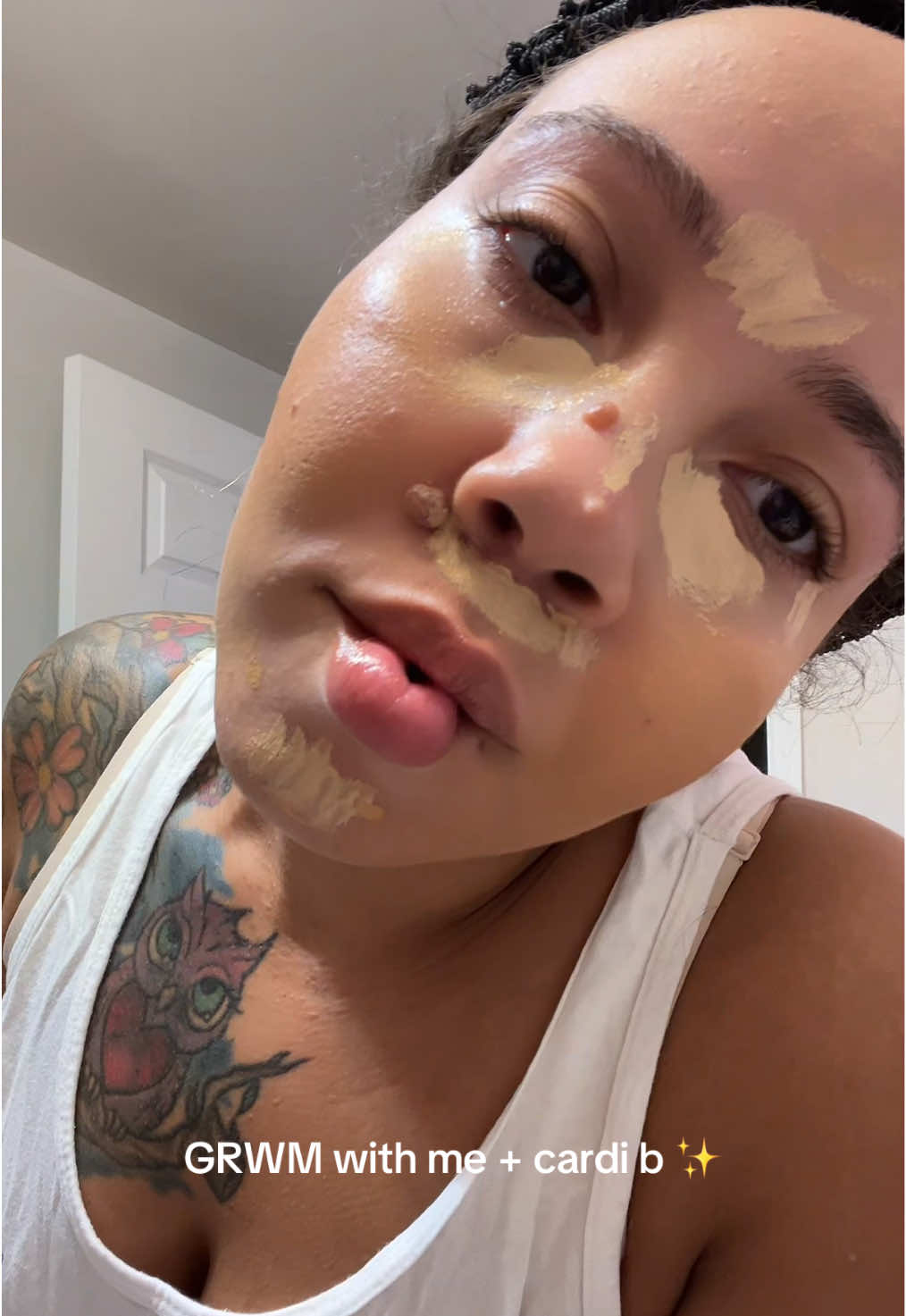 I still be so shocked I know I how to do a little something when it comes to makeup! All thanks to my girl @Salina Marie beginner make up class! 😍✨  Also cardi’s album is the perfect grwm bc there’s no skips needed! #grwm #makeup #beginnermakeup #cardi #nightout @Fenty Beauty @elfcosmetics 