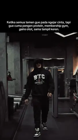 Protein shake over heartbreak. Always! 😎 • • • #MusclesOverDrama #ProteinOverPoetry #LoveFadesGainsStay #NoTimeForTearsOnlySets #drz #tiktokdurriz