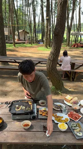 Được hôm rủ nhau làm chuyến picnic thì lại dỗi #comem #quatang #quatang2010 #qualanhyeuthat 
