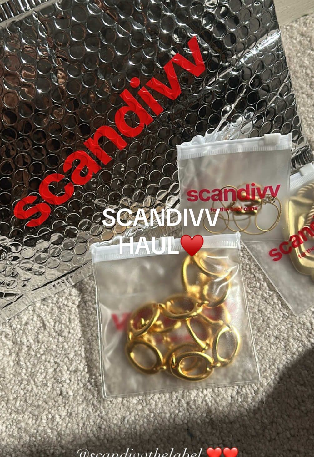 In love with these necklases @Robin ❤️🥹 thank youuu <33 #scandivv #scandivvthelabel #goldgirly #goldjewellery 