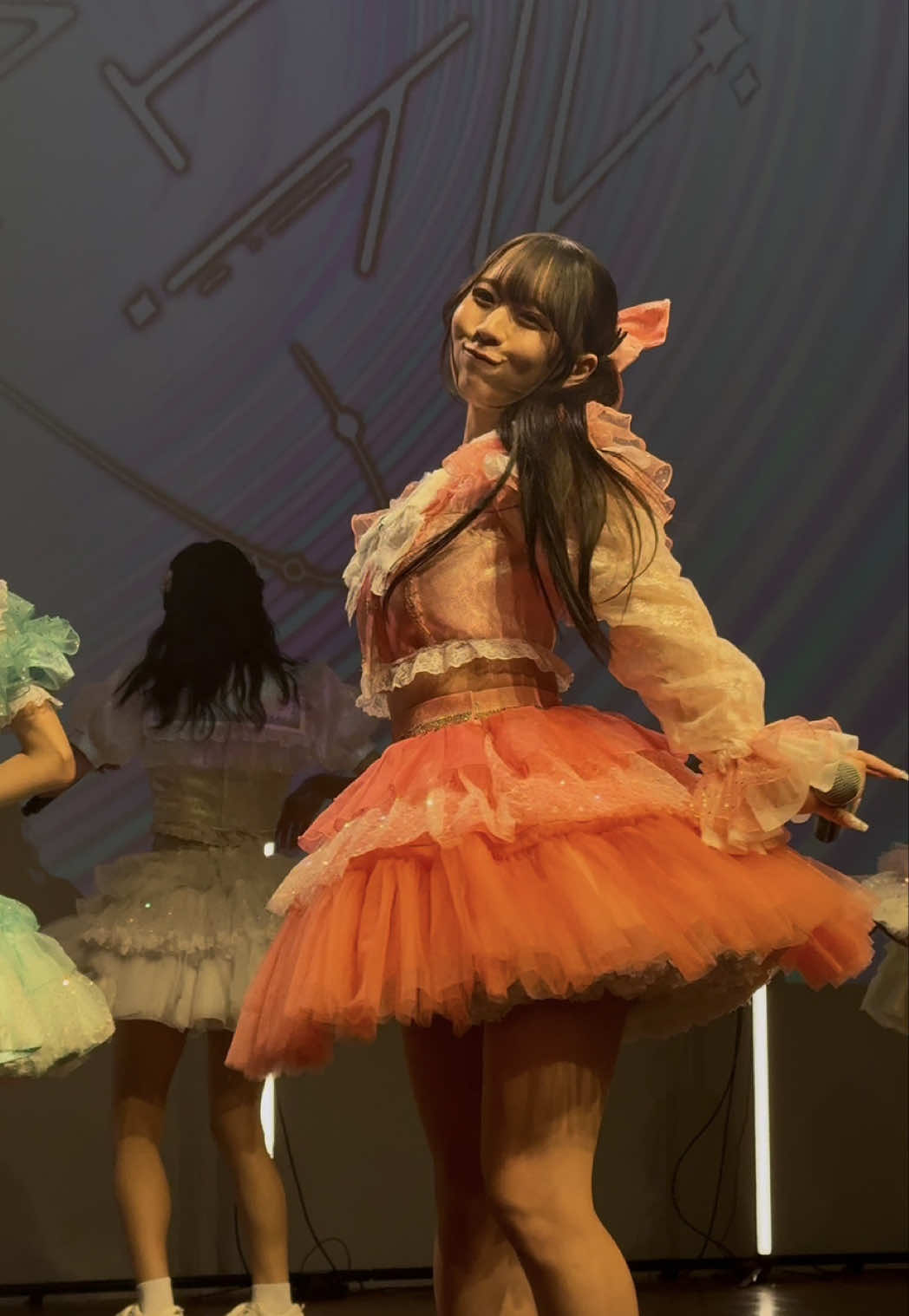 後ろ向く時にくれた目線と表情が優しすぎて好き。 #ポラマイ #柳川みあ #みあちゃんかまって #みあとさくらんぼ組 #idol @みあちゃん(5)🍒🐰📛 