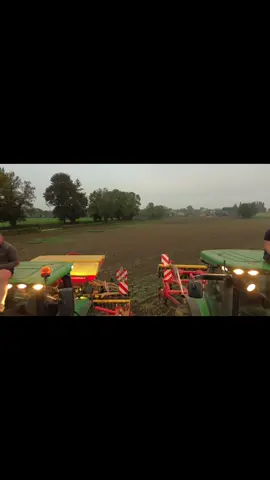 Semis de blé 2k26 🌾 #pourtoi #semis #ble #pottinger #johndeere #semoir #dechaumeur #photo #drone #triple #perce @Louis 💚💛