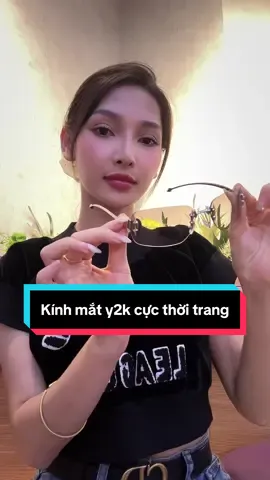 Kính mắt phong cách y2k cực kì thời trang phối được nhiều outfit lắm tui mê em này quá nè #Anphuong #tiktokshop #kinhmat #outfit #kínhmắt 