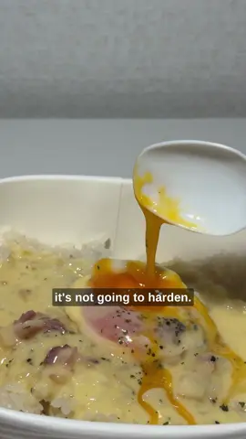 The eggs at Japanese 7-Elevens are FAKE #japanlife #foodjapan #fyp #japan #japanesefood 