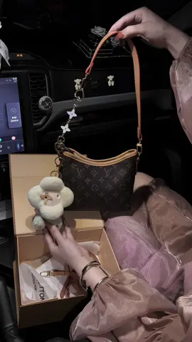 Mãi không hết hot 😘😘