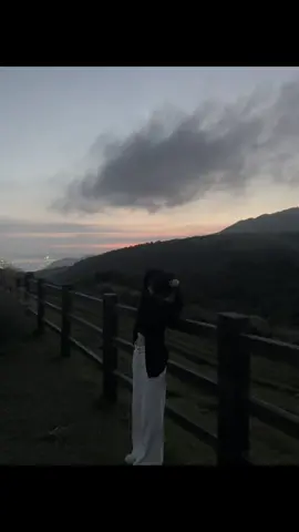 接下來就是外套 落葉 跨年 煙火 和有你的冬天#新北 #fypシ 