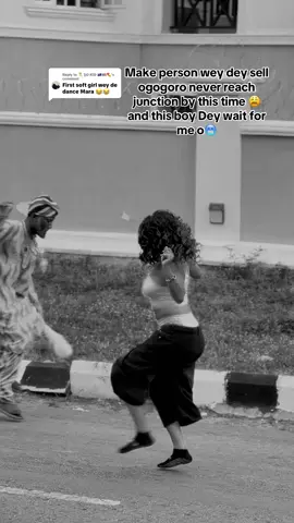 Replying to @🏝️ ŞO KÏD 🇦🇺🇺🇸💊 #bigkush #trend #fypviralシ #dance @Babaogbadancer001 