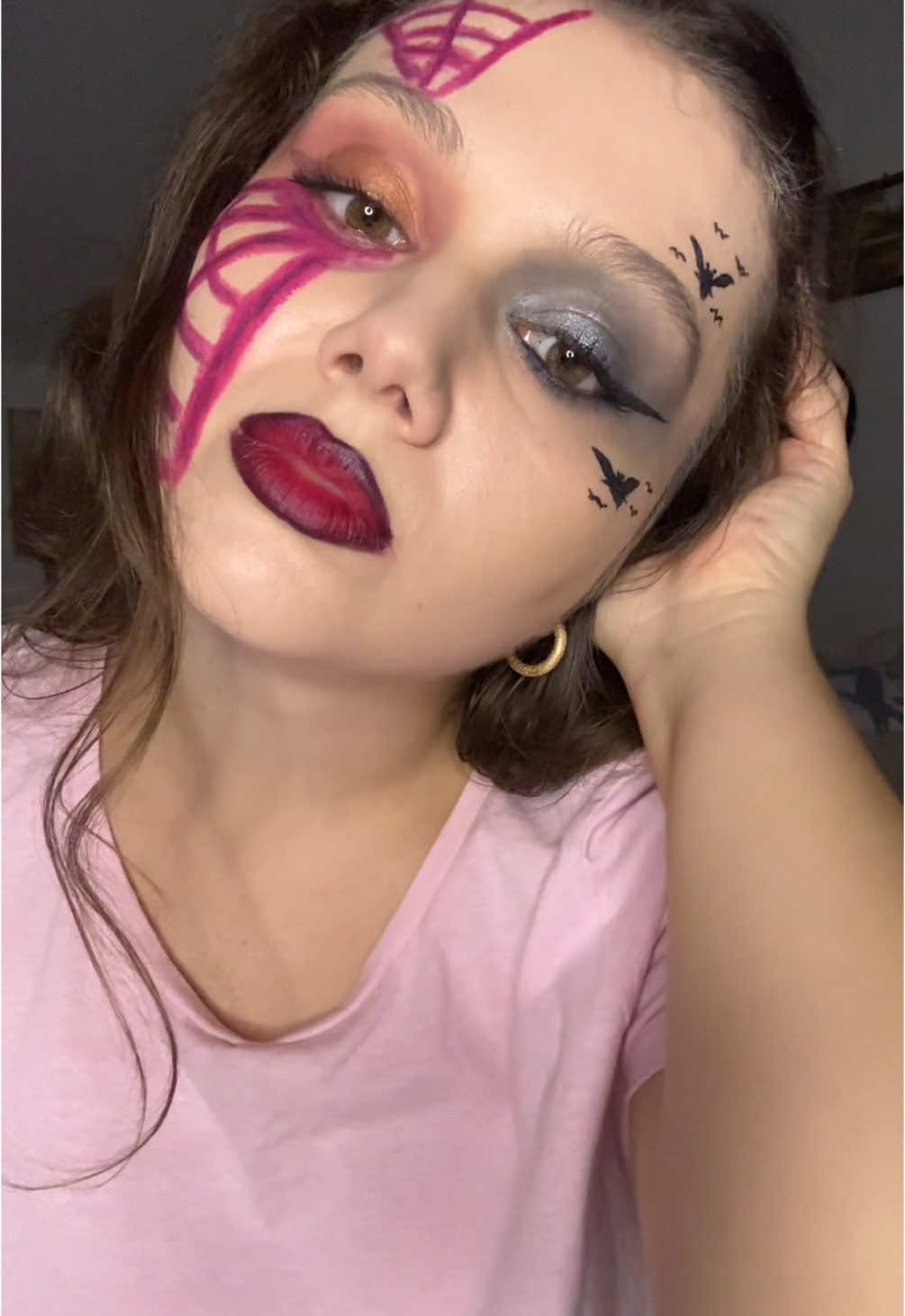 Dont fall asleep🤫 #halloween #halloweenmakeup #makeuptransition #makeuptransformation #graphicmakeup #spookyseason #makeupart #31october #beautywithgeo 
