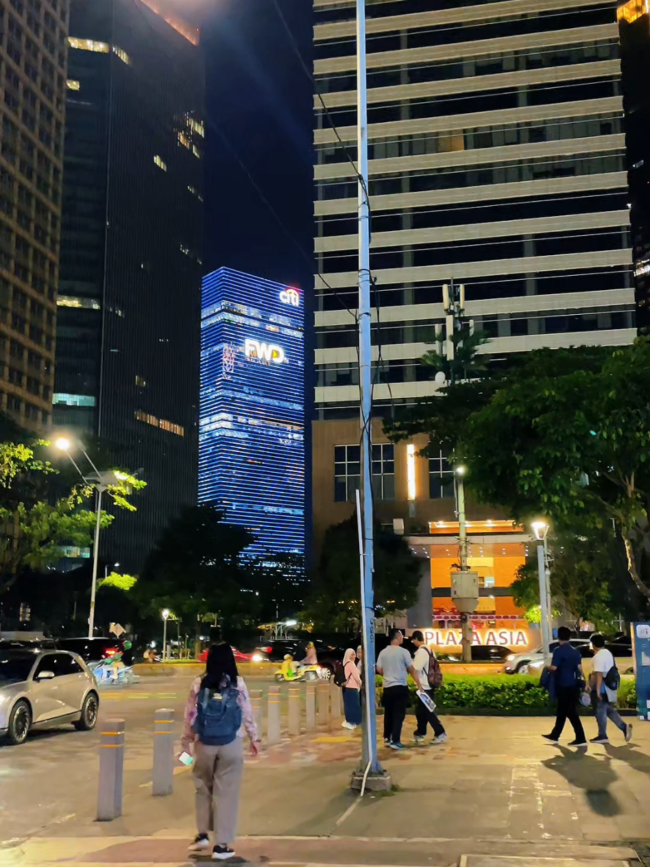 senayan night vibes  • • • #jakarta #citylights #nightvibes #storywa #fyp 