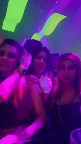 Saturday vibes 💃 #vibes #dance #chill #night #club @❥︎𝘽𝙖𝙬𝙖𝙣𝙞🦋 @🐭 @nì+@ 🐭 @° 𝐌𝐈𝐋𝐀𝐀 ° 🦋 