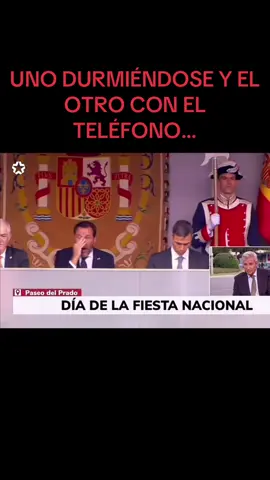 Corto del día de hoy 12 de Octubre, en mitad del desfile se puede ver al ministro de transporte bostezando y al presidente con el teléfono móvil.  #parati #fyp 