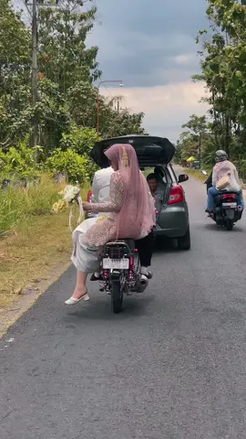 Cinta bersemi di mana ya ?@Dwi Agung 🥰 #fyp #wedding #weddings #gl100 