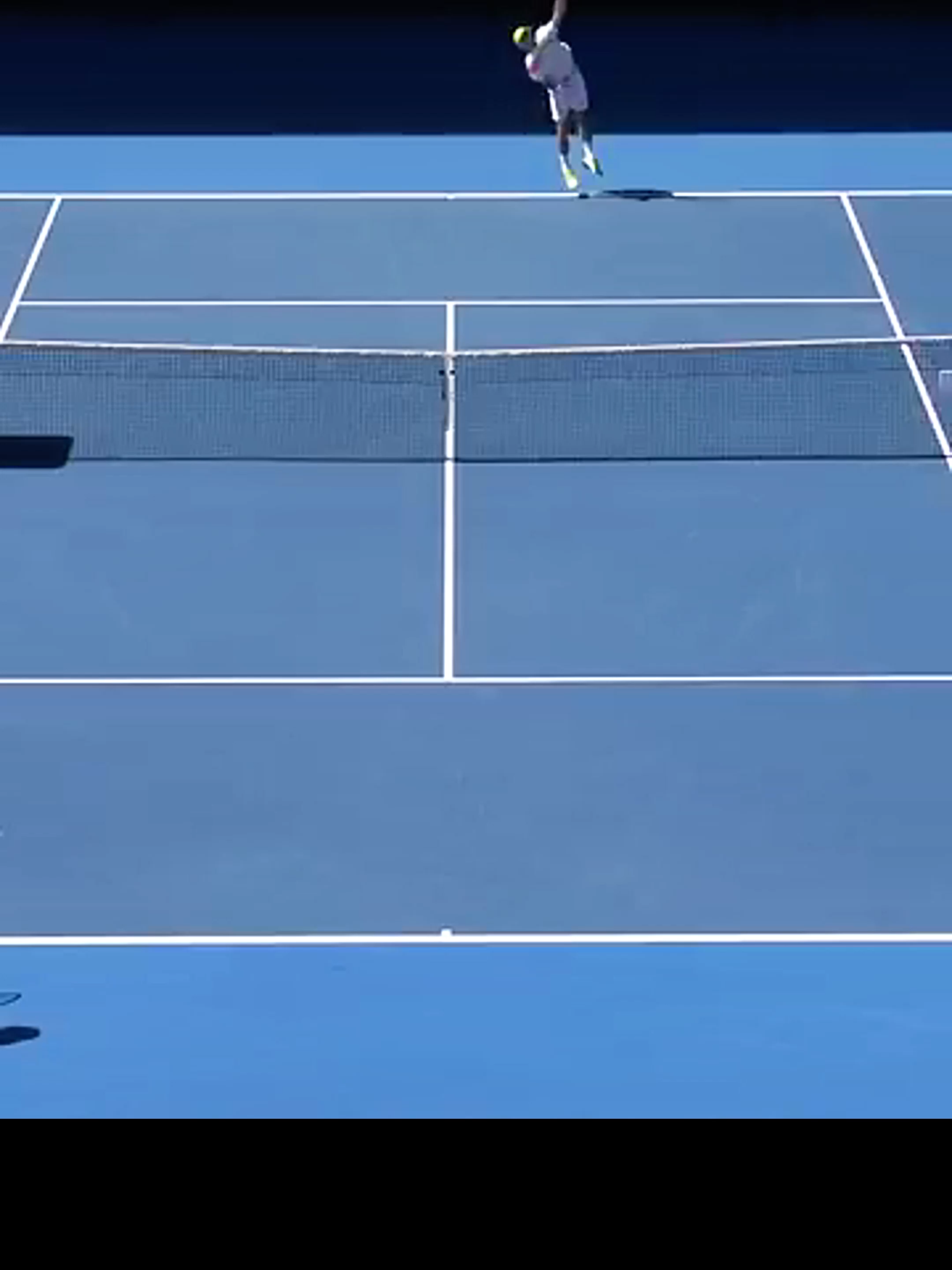 If ONLY Carlos Alcaraz kept his racquet?! 🤣 ....Carlos Alcaraz make the spectacular, diving across the court, but letting go of his racquet in the process!#TennisLife #tenis #TennisSkills #TennisHighlights #SportsTikTok