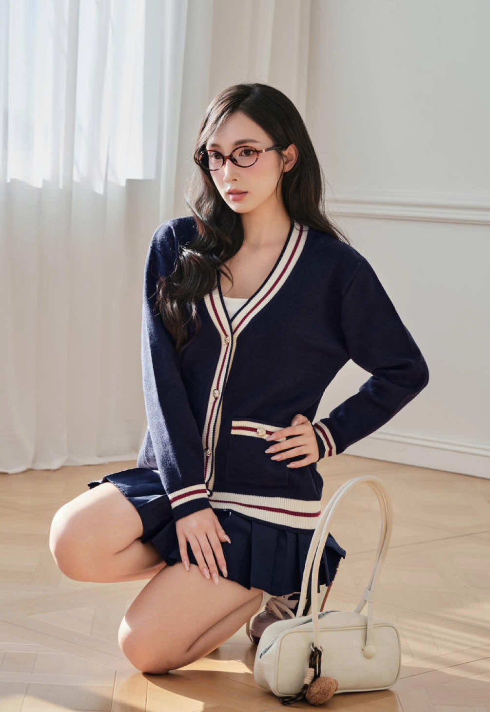 Tươi mới, năng động nhưng vẫn cực kì dễ phối với item cardigan dáng rộng nhà Deliz.  #deliz #delizvn #cardigan #aolen #aolendaitay 