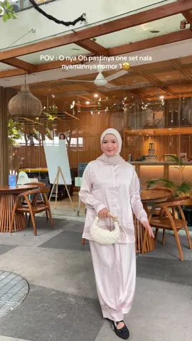 udah pada nyobain belum kenyamanan one set nala ini🤩🙌🏻 absen dong bestie🤗 #rumibykyla #oneset #outfitideas 