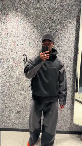 Nouveau Nike Tech boreas pour contrer le grand froid 🥶 #nike #niketech #tracksuit #boreas 