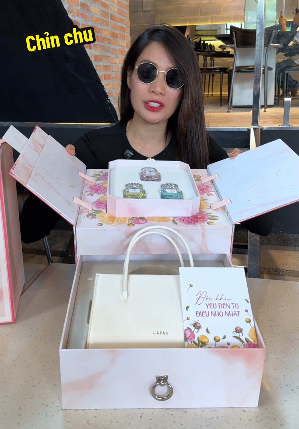 Set quà tặng nhà Hapas rất tinh tế và ý nghĩa , vừa đẹp vừa thơm , nàng nào được nhận chắc thích mê lun đó ạ #xuhuong #hapas #SuperBrandDay #qua20thang10 #setquatanghapas 