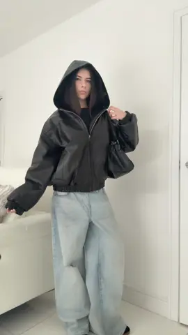 hooded leather jacket moment 💸 #outfitinspo #fashiontiktok #foru 