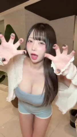 色々と不便なので爪短くしました…。
