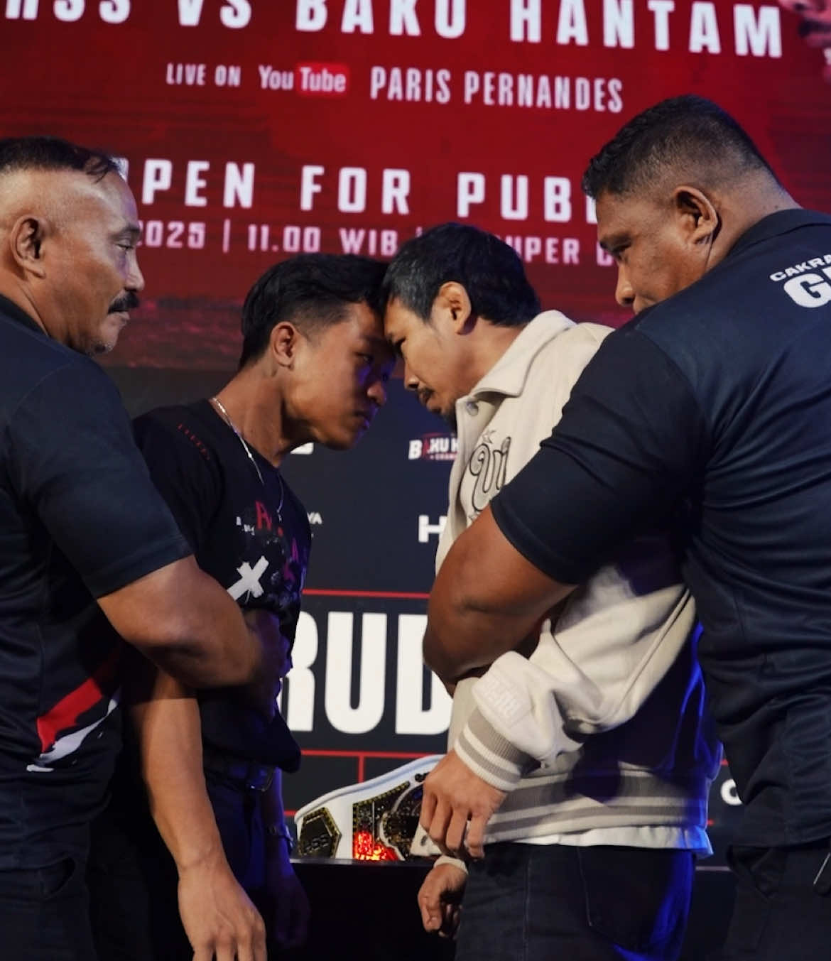 Tegang, seru, dan penuh kejutan! Presscon HSS x Baku Hantam hari ini jadi saksi dimulainya babak baru dunia pertarungan Indonesia. #holywingssportshow #holywingssportnight