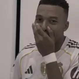 ابتعد عني🤍🇫🇷#تيم_ملوك_العالم #يابة_صعدو_شدعوه_عليكم😂 #رونالدو🇵🇹❤️💯 #نيمار_الساحر_البرازيلي🇧🇷 #فينيسيوس♥️🇧🇷 