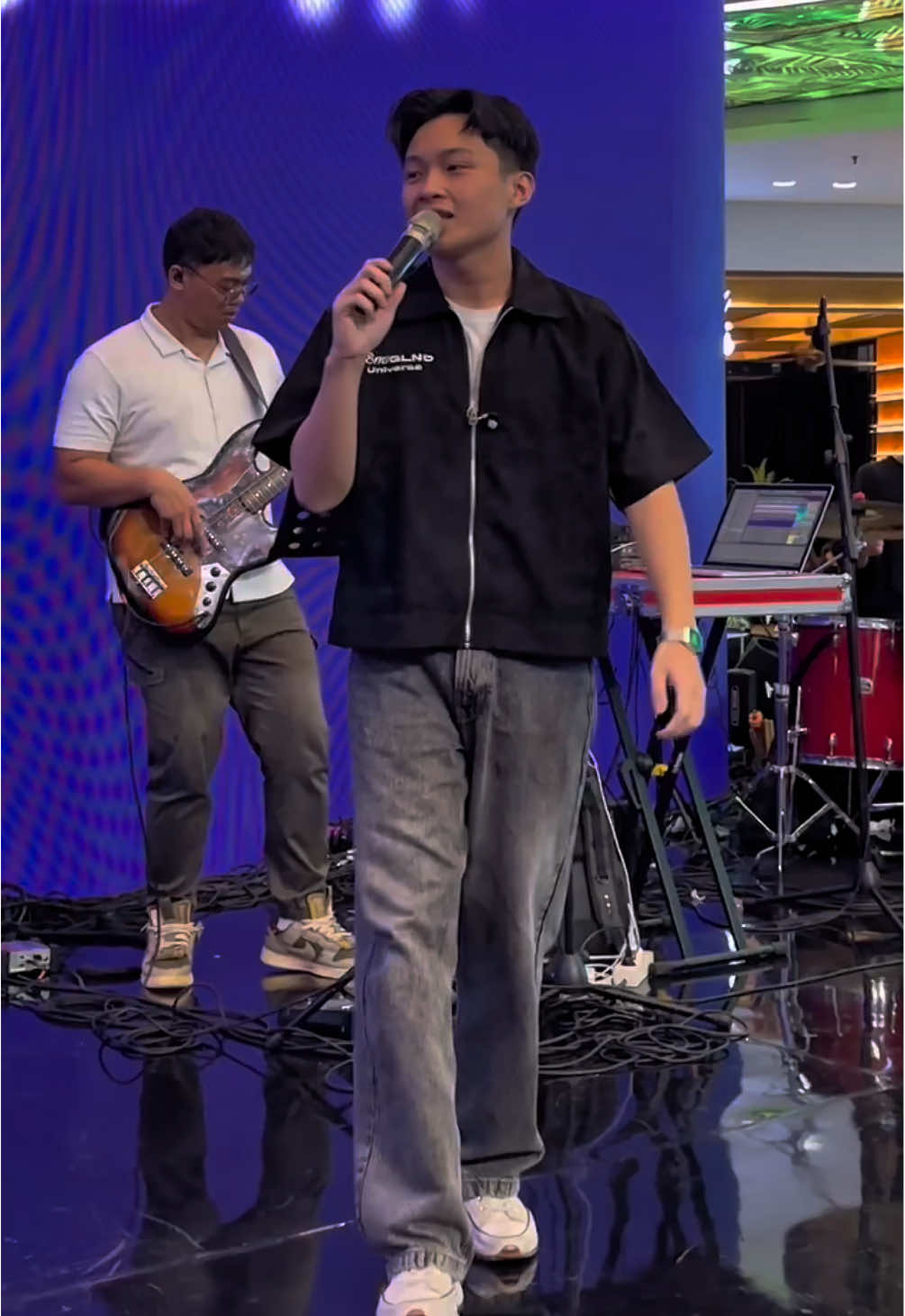 A Day In: @TOP Coffee GENZATION. Performance Senja Sudut Kota By @Samuel cipta 