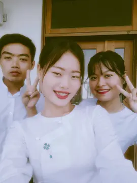 ငါ့သူငယ်ချင်းလေး 2ယောက်သတိရတယ် miss you,my friends