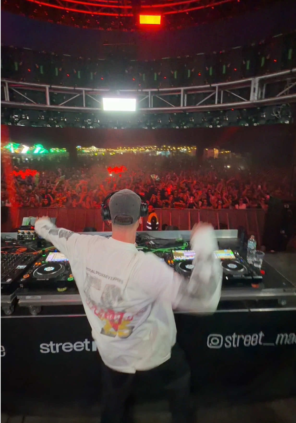 CHILE WHAT WAS THAT!!?? ♥️🇨🇱 so crazy to see this much energy and love for my first time in this country. muchos gracias!! 🫶 #electronicmusic #creamfields #creamfieldscl #ravers 