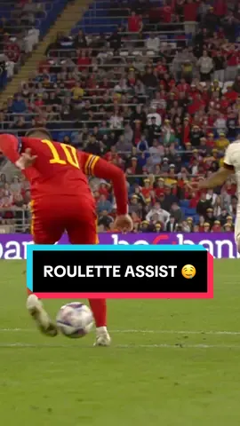 This Aaron Ramsey 360° assist against Belgium 🤯 #Wales #Football #FIFAWorldCup 