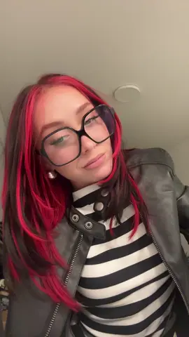 🧑🏼‍❤️‍💋‍🧑🏼🚫