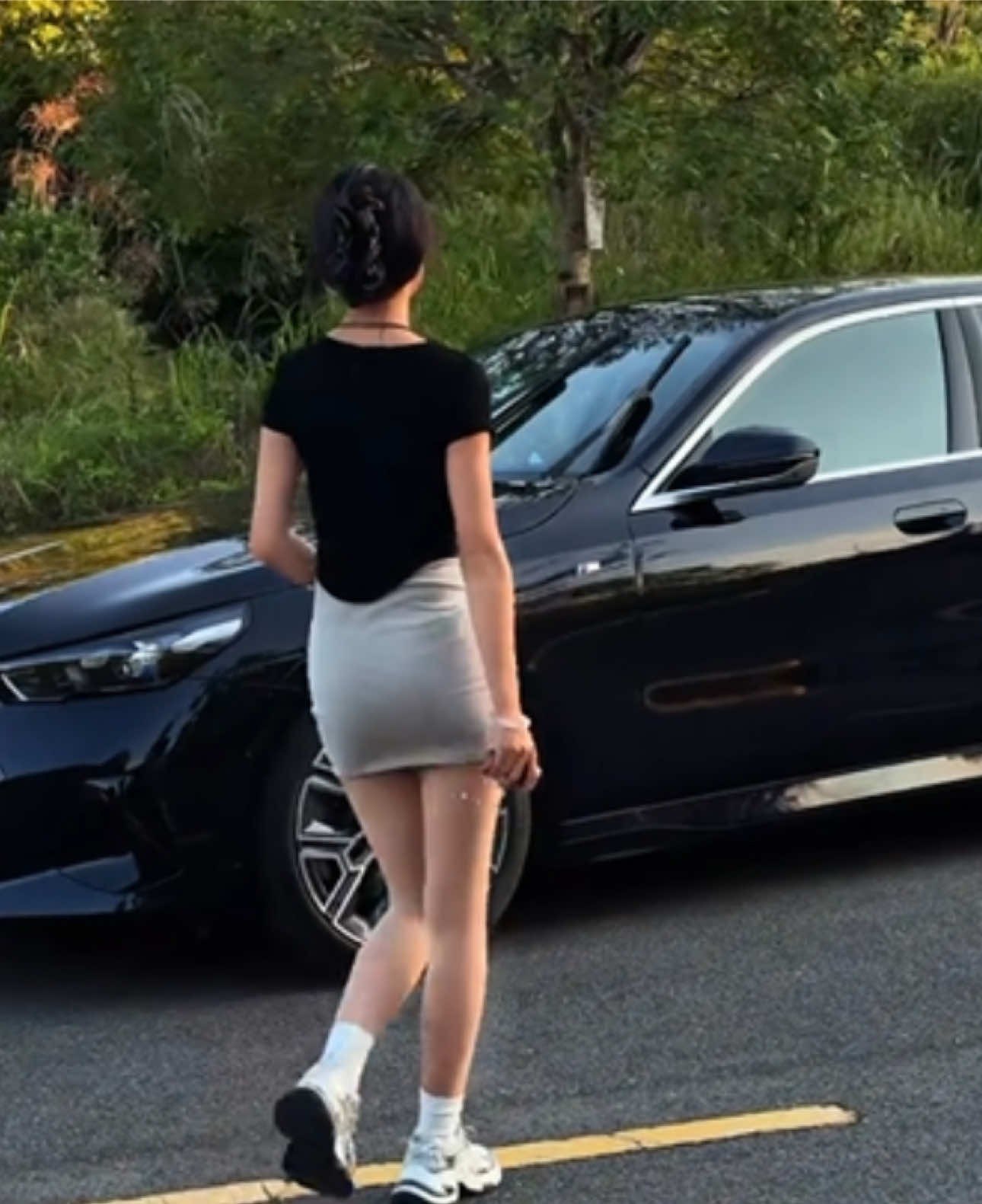 Đừng phung phí khi bạn có tiền, đó là ước mơ khi bạn nghèo. Đừng tuyệt vọng khi bạn phá sản, đó là bài học khi bạn giàu có. #BMW #530liExclusiveMSports #cảmxúc