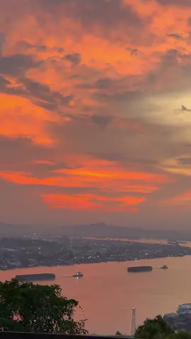 #bukitstelingsamarinda #samarinda #langitaesthetic #sunset #senjasorehari 